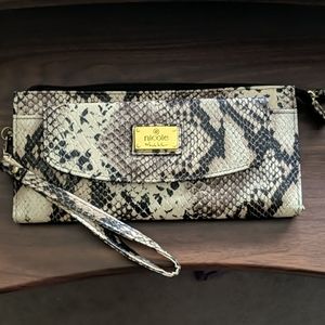 LILE NEW Snake Skin Wristlet/Clutch